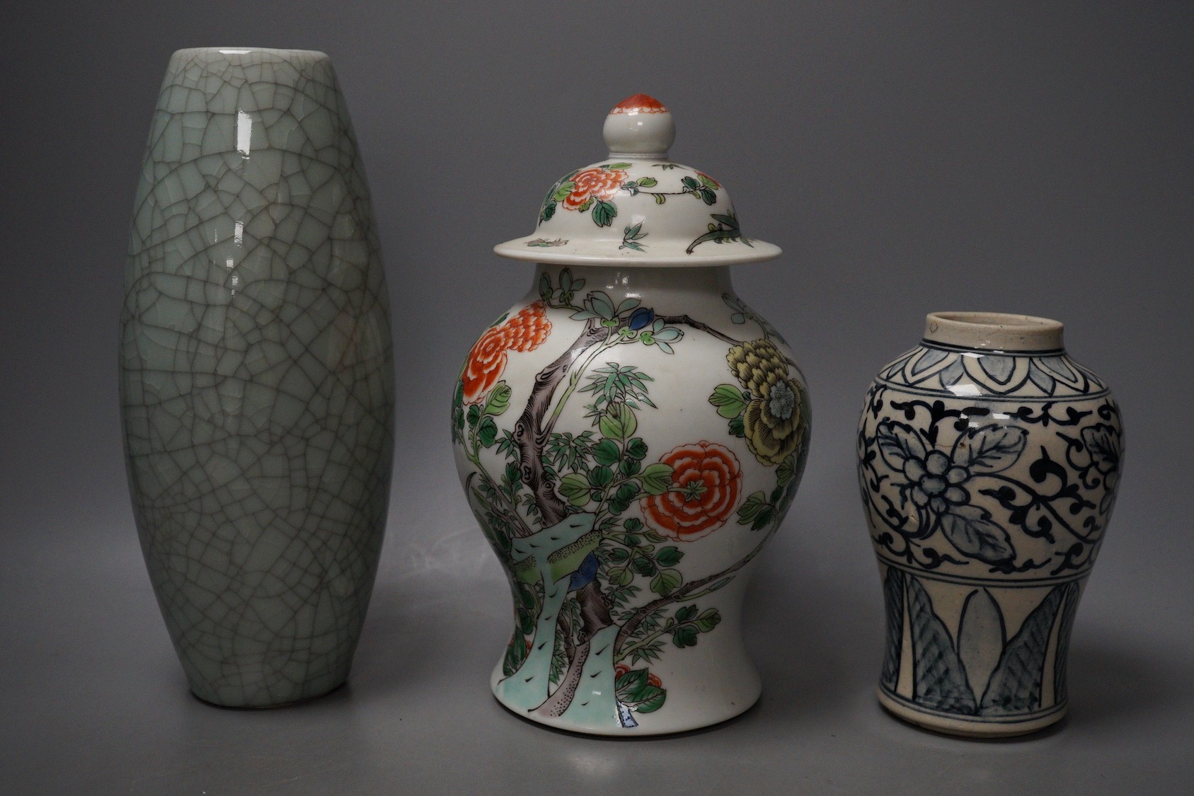 A late 19th century Chinese famille verte jar and cover, together with other Chinese and Japanese ceramics, tallest 24cm (5)